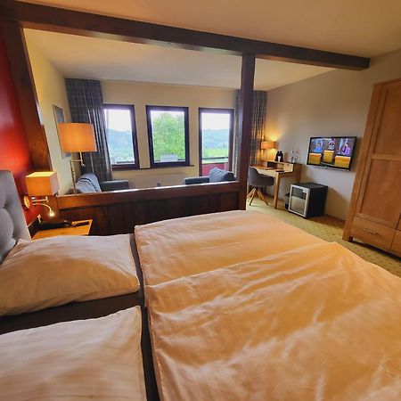 Berghotel Habbel Und Die Welt Kann Warten Cobbenrode Luaran gambar
