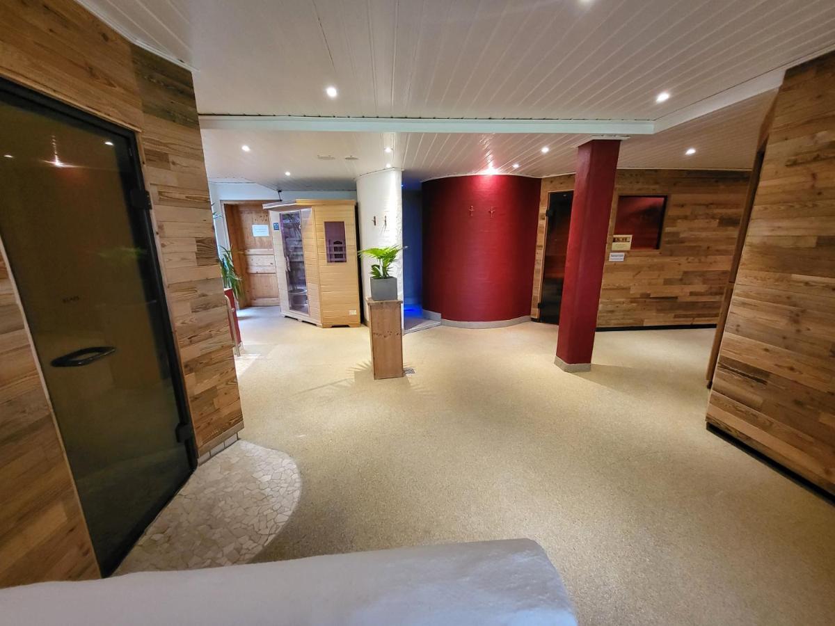 Berghotel Habbel Und Die Welt Kann Warten Cobbenrode Luaran gambar