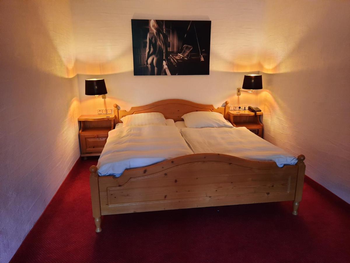 Berghotel Habbel Und Die Welt Kann Warten Cobbenrode Luaran gambar